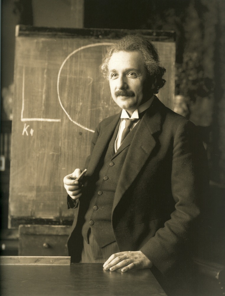 Einstein lecturing in Vienna, 1921. Photo by Ferdinand Schmutzer.