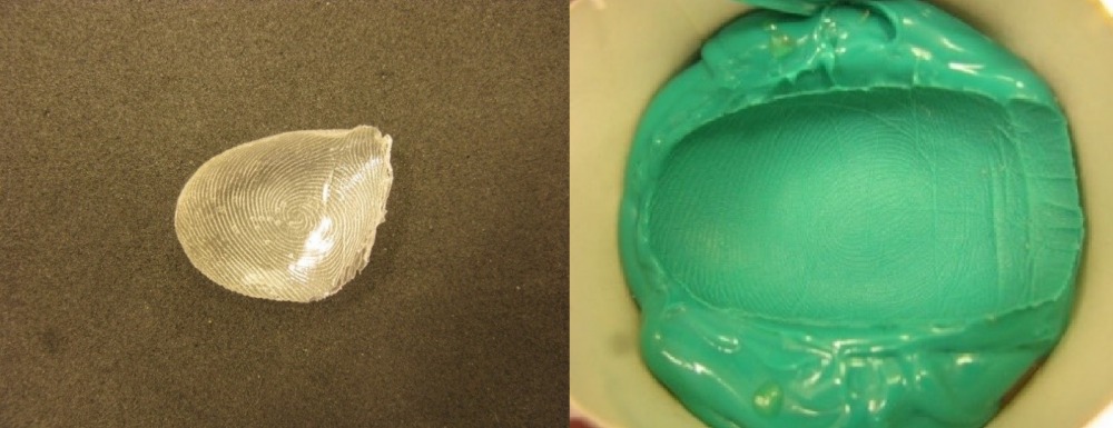 שמאל: תבנית להכנת טביעות אצבע מזויפות. ימין: טביעת אצבע המדמה עור אדם