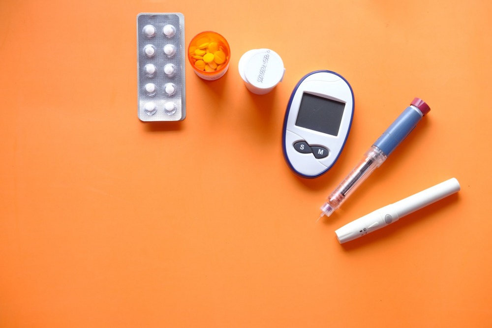 insulin pen, diabetic measurement tools and pills. by twfuqu barbhuiya, unsplash