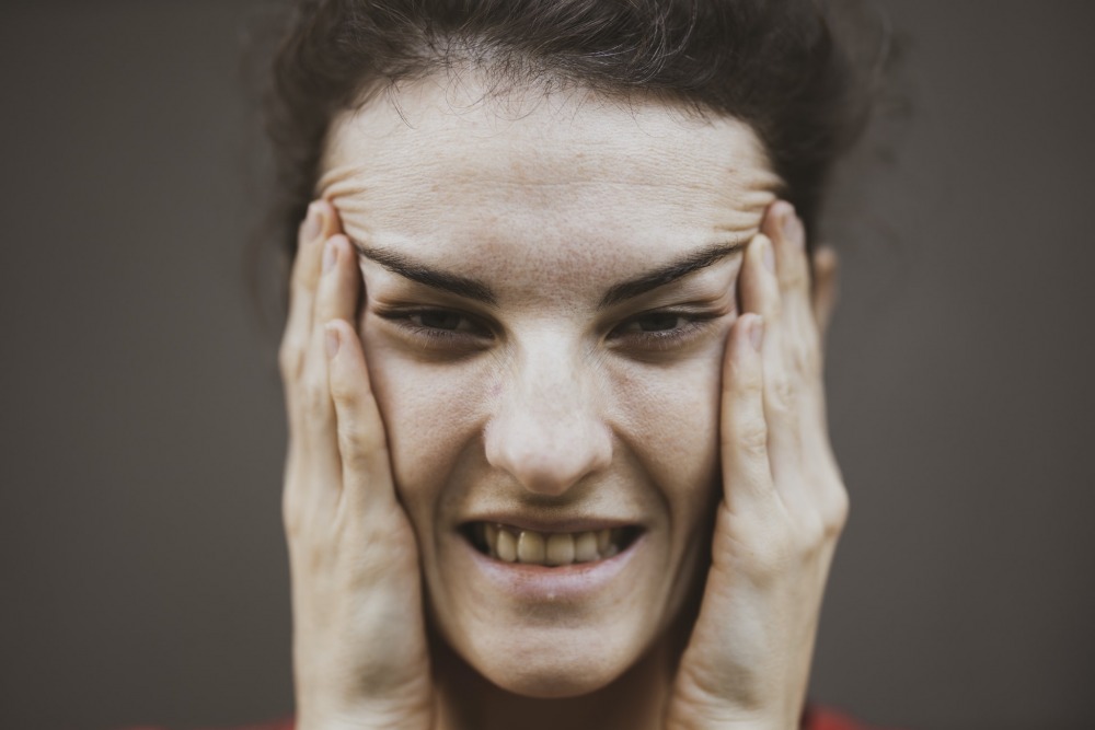 מתיחת גבות. engin akyurt, unsplash