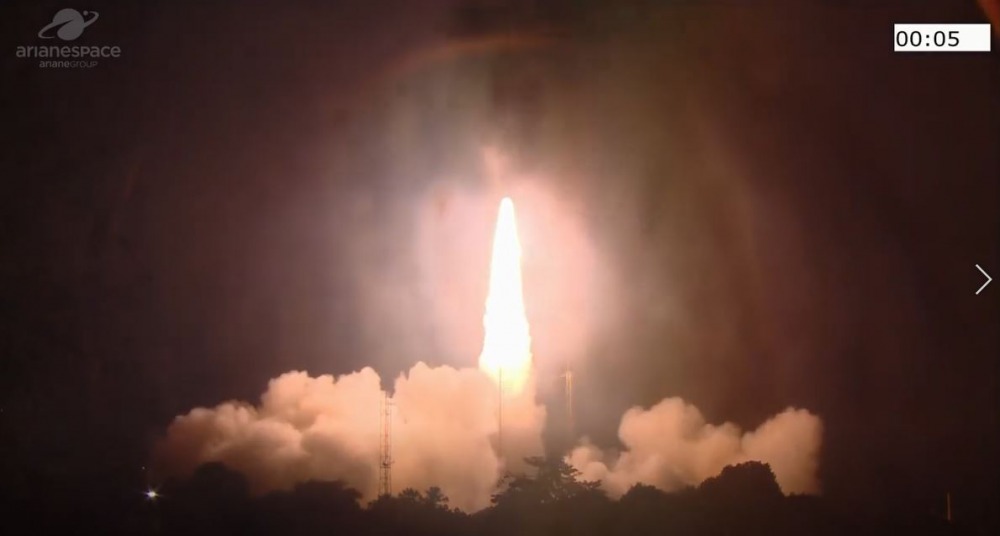 השיגור לחלל, לפנות בוקר (צילום: סוכנות החלל האירופית)