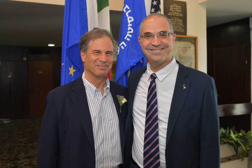 איתן סטיבה עם מנכל וסגן נשיא האוניברסיטה העברית ישי פרנקל. צילום - ברונו שרביט, האוניברסיטה העברית