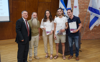 מלגות ללימודי רפואת שיניים ע"ש ניראל זיני וניר רביב ז"ל