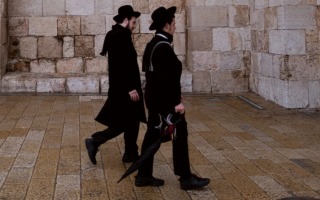 חרדים בירושלים. צילום מתוך האתר unsplash, Levi Clancy