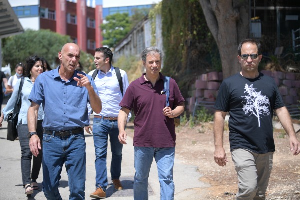 איתן סטיבה ברחובות