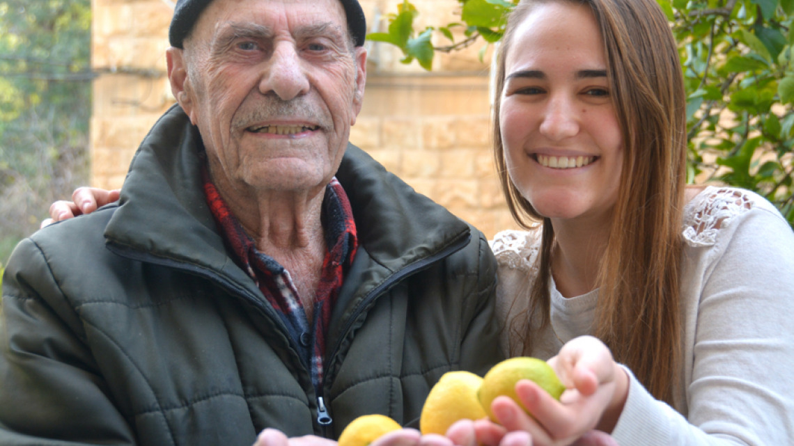 מלגות עם מעורבות חברתית