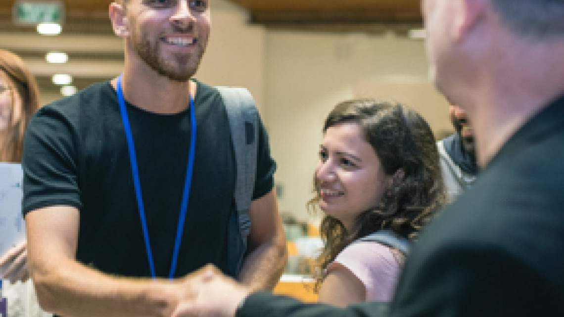 מלגות לתארים מתקדמים